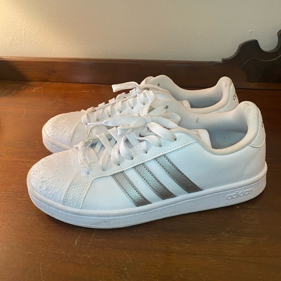 Adidas - Picture 4 of 8